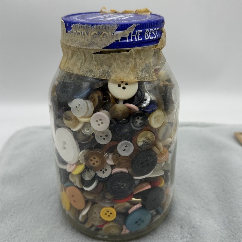 Vintage to Antique Large Jar Mixed Buttons Lot - Picture 3 of 8